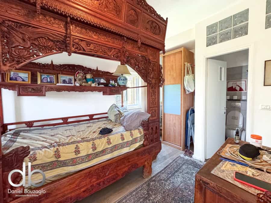 Caspi street rental with open view