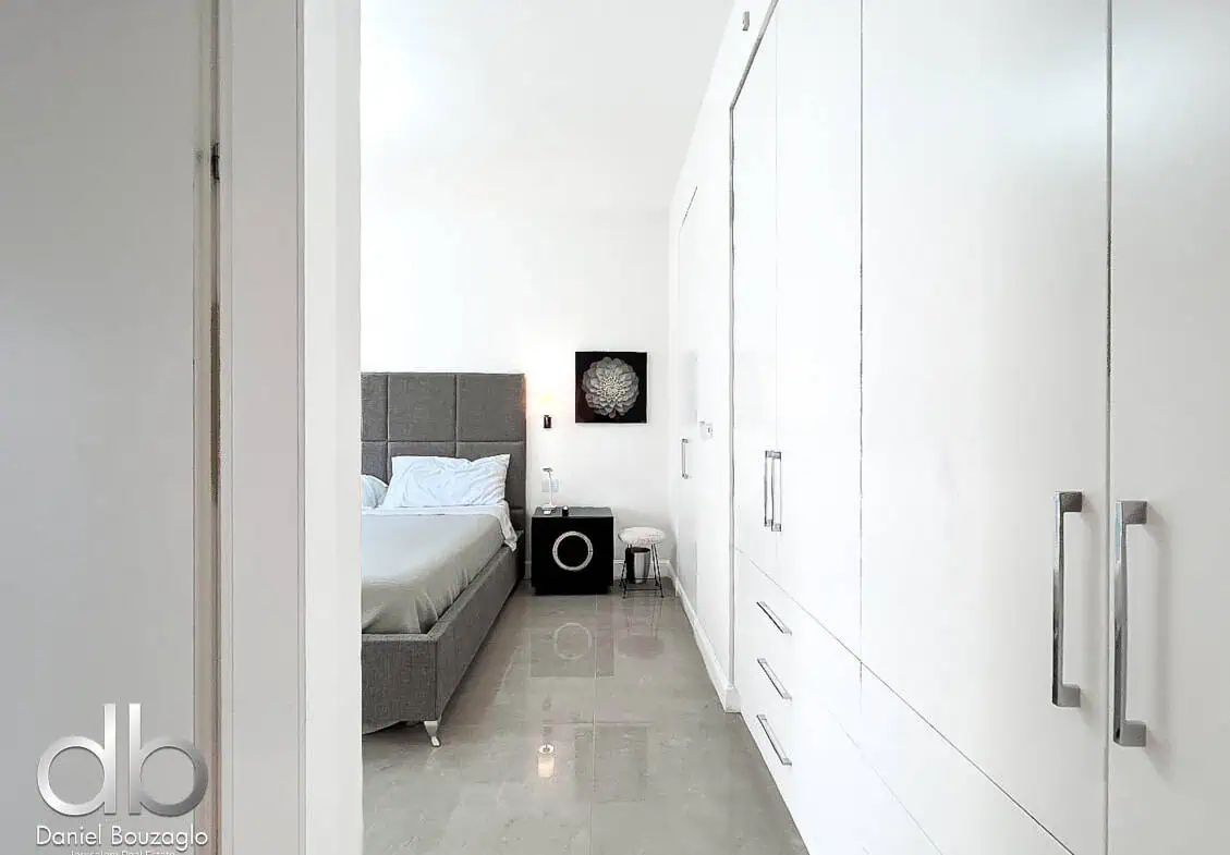 Penthouse in Talbieh with open view 13