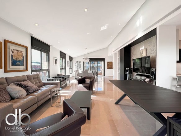 Penthouse in Talbieh with open view