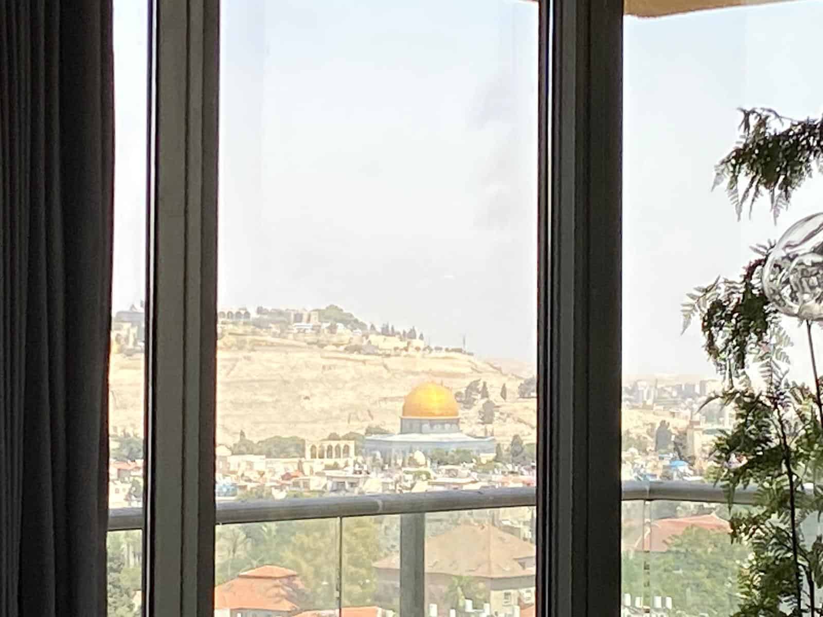 חצר הנביאים מונבז 3 דירת 4 חדרים מרוהטת להשכרה