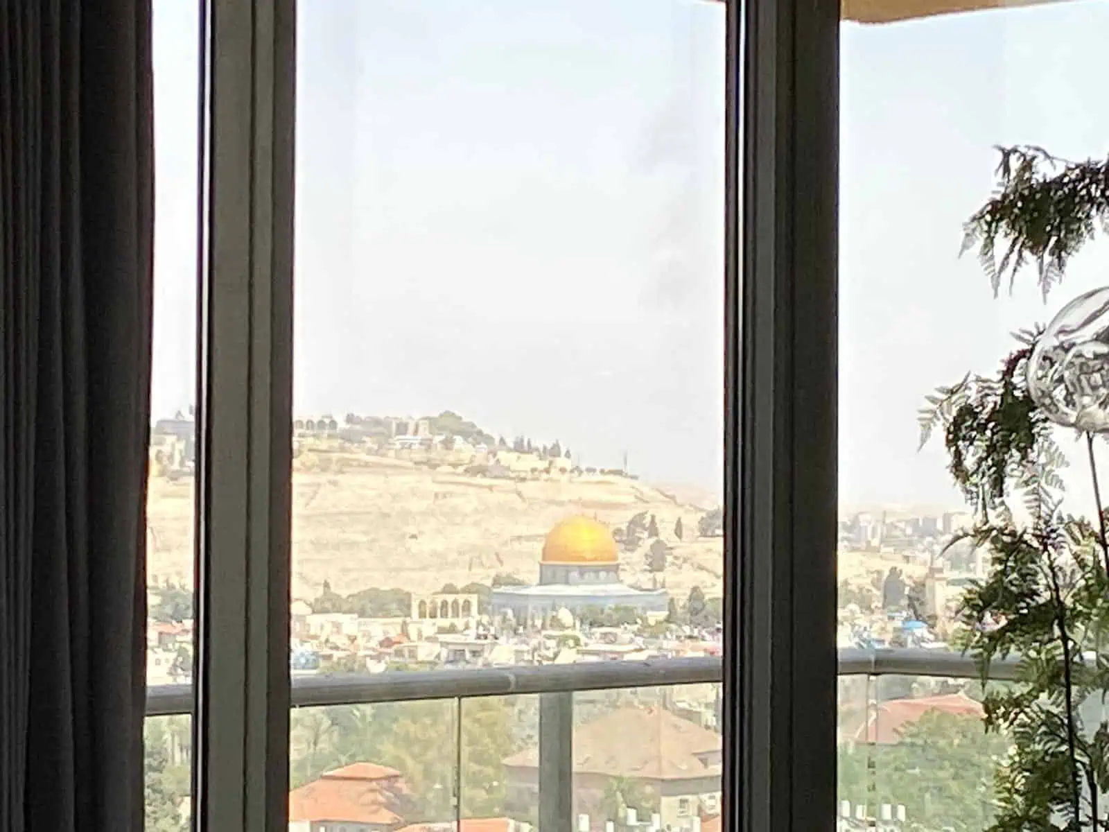 חצר הנביאים מונבז 3 דירת 4 חדרים מרוהטת להשכרה
