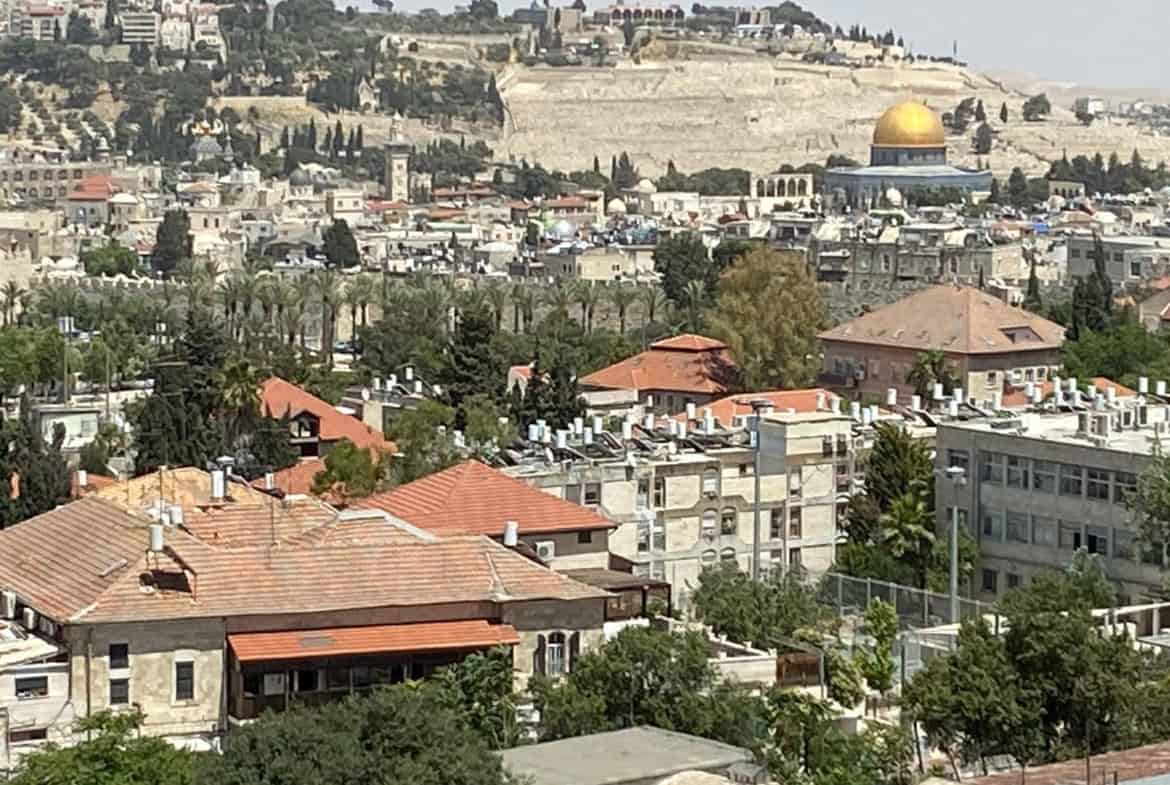 חצר הנביאים מונבז 3 דירת 4 חדרים מרוהטת להשכרה
