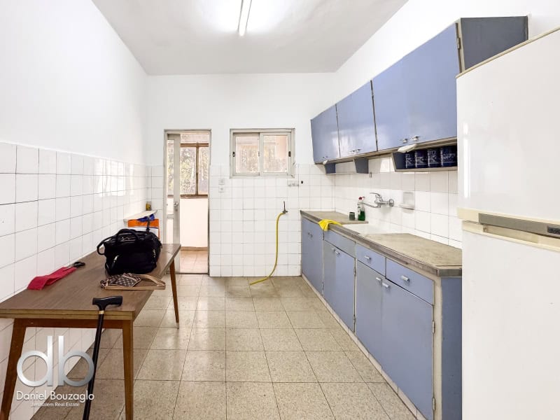 למכירה ברחוב טשרנחובסקי 35חדרים עם חניה ירושלים