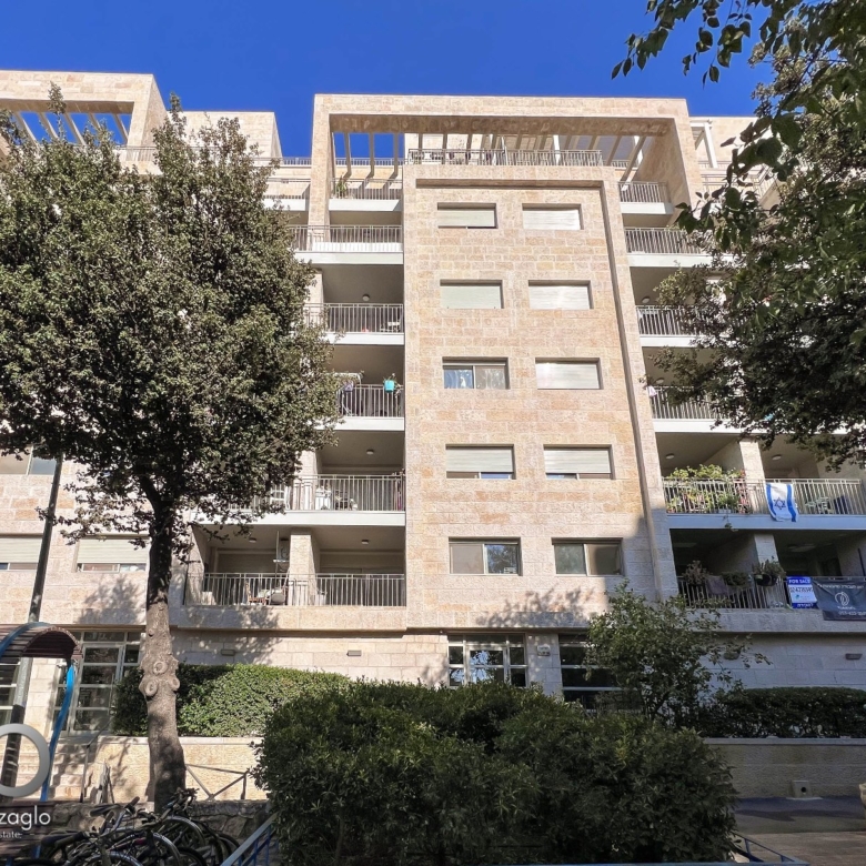 Baka penthouse On Gad street-2 | Daniel Bouzaglo - Jerusalem Real Estate 3br on Gad Street Baka - building