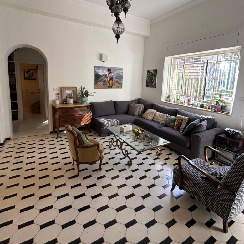 Hamagid Arab house garden apt for sale