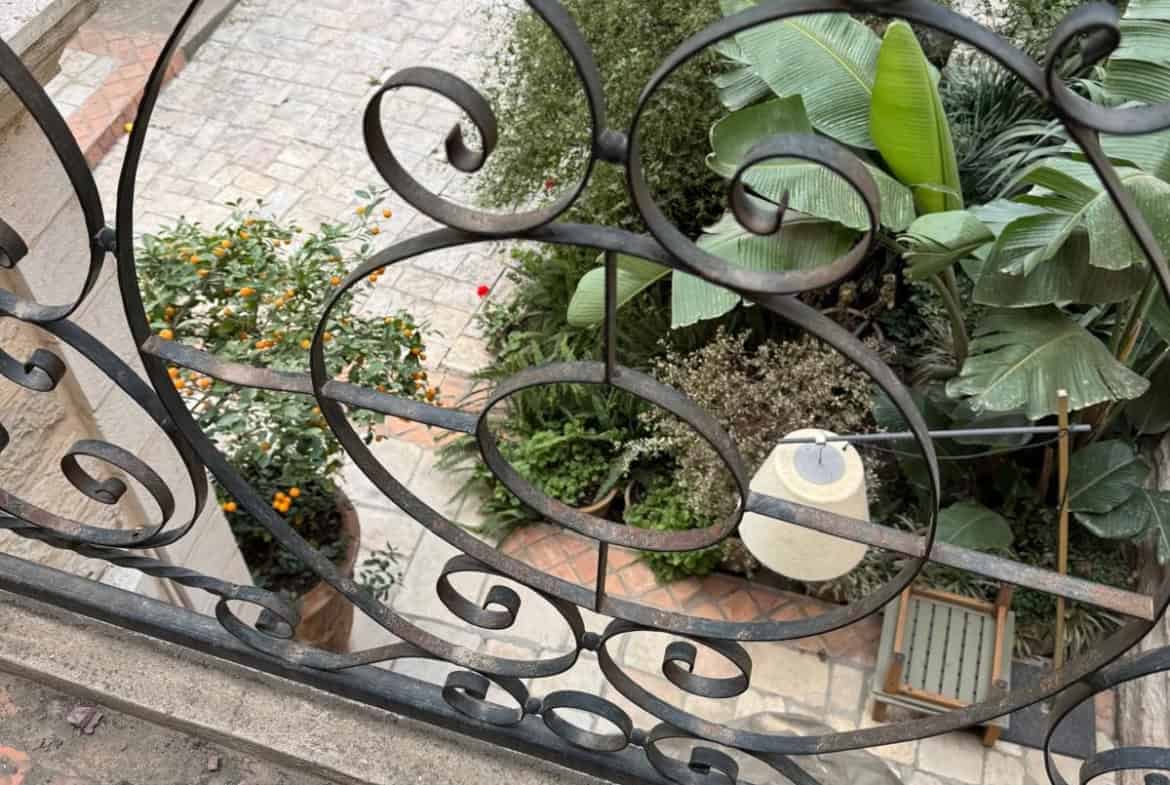 Shaarey Chesed house for sale with building rights