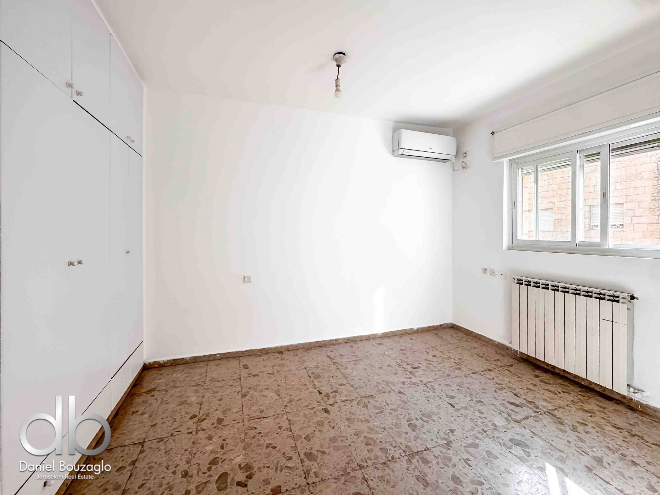 Mekor chaim 4br resale apartment