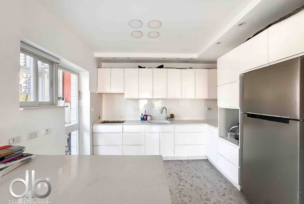 Mekor chaim 4br resale apartment