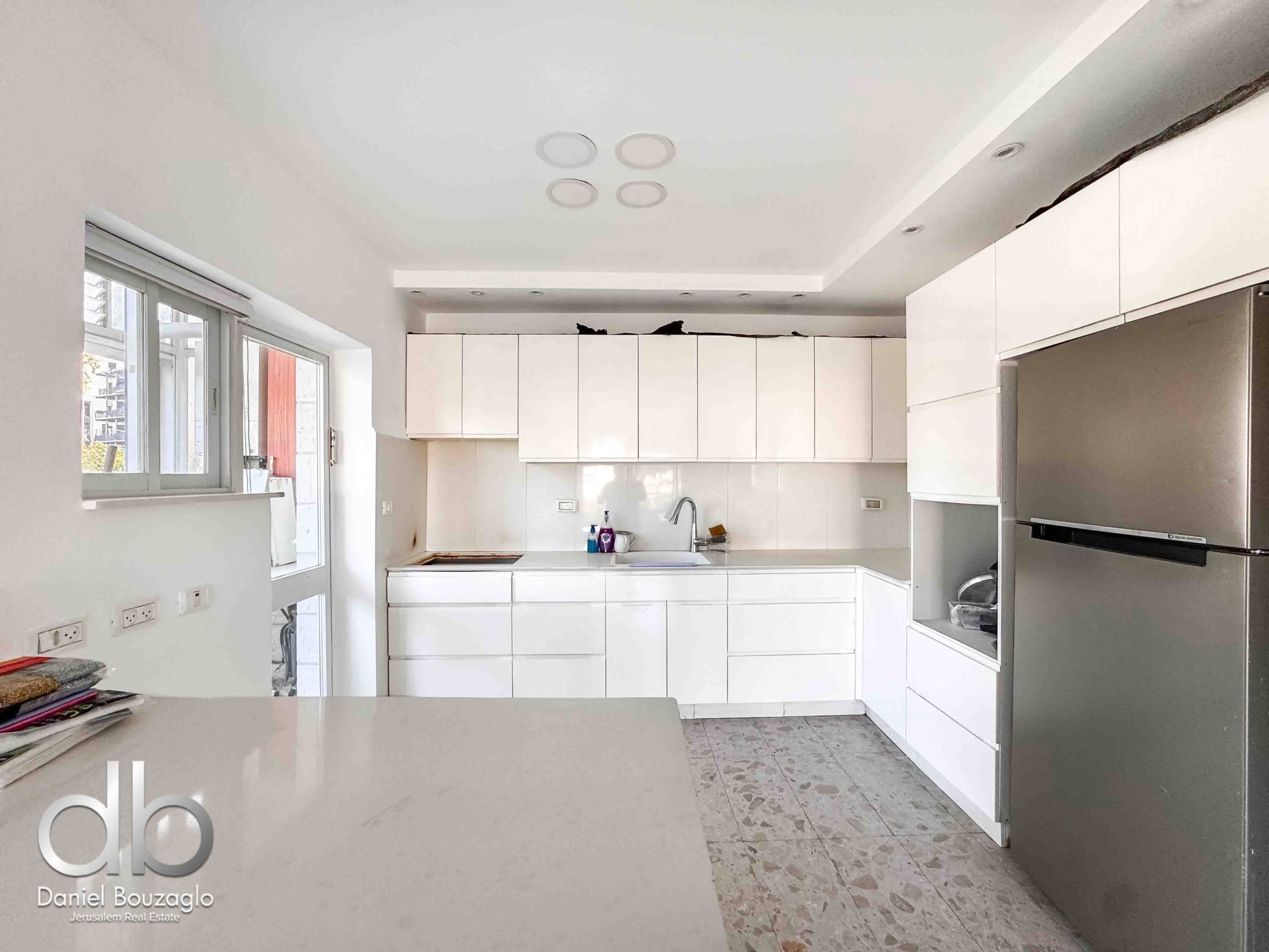 Mekor chaim 4br resale apartment