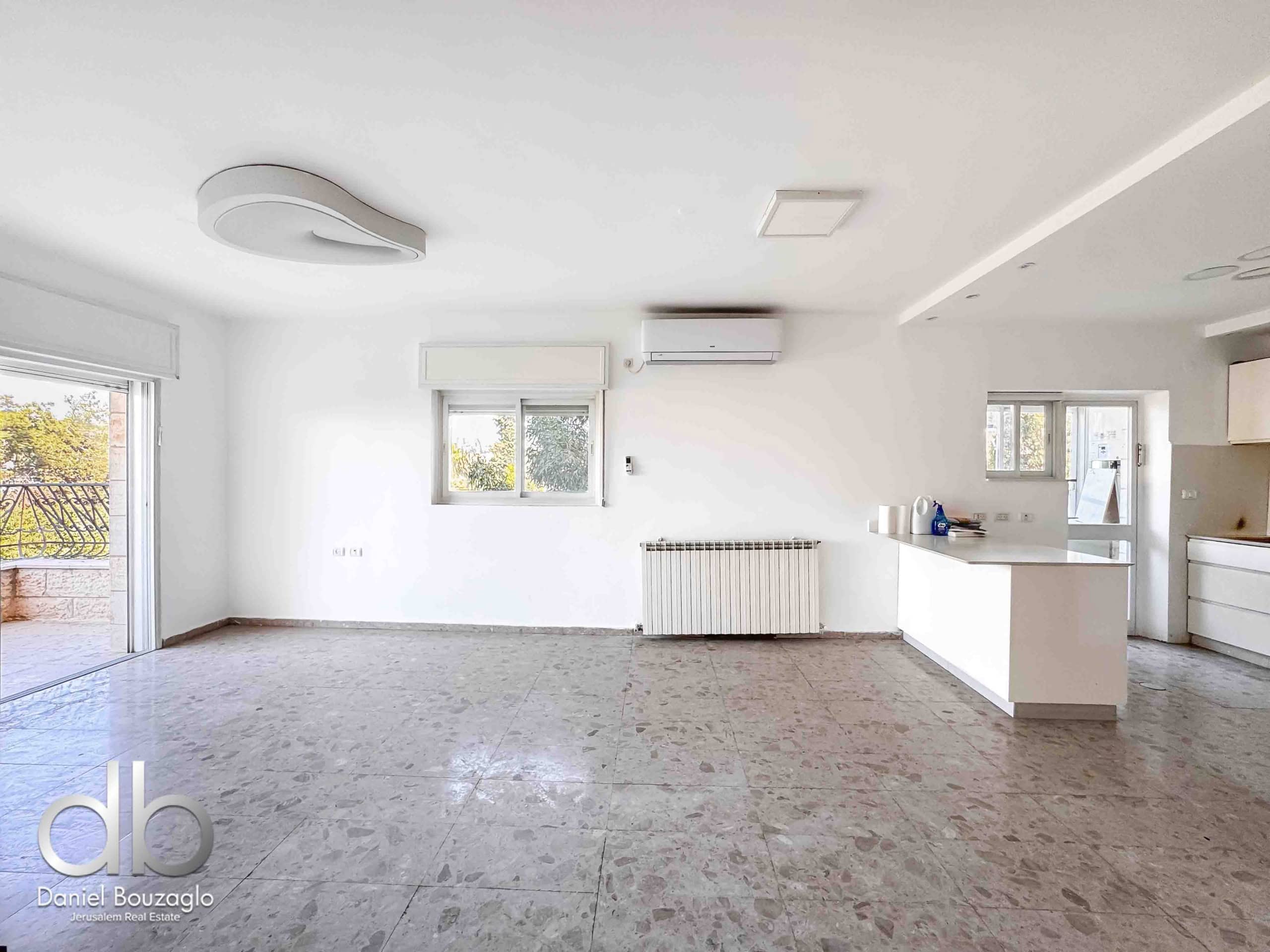 Mekor chaim 4br resale apartment