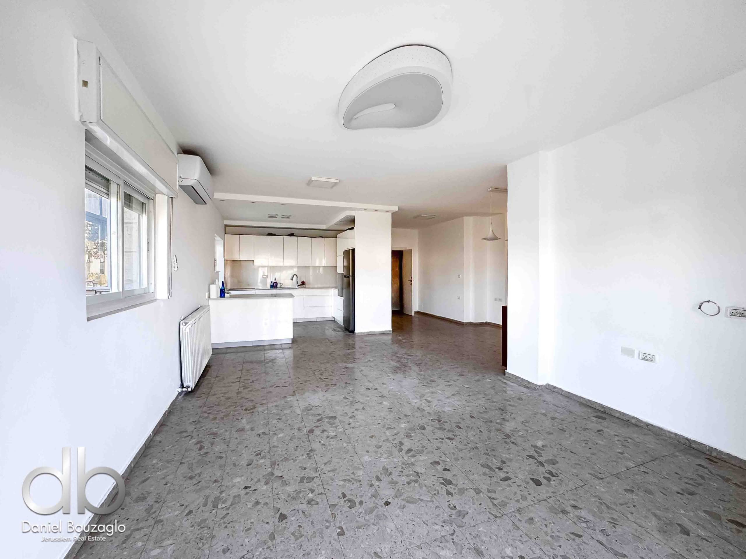 Mekor chaim 4br resale apartment
