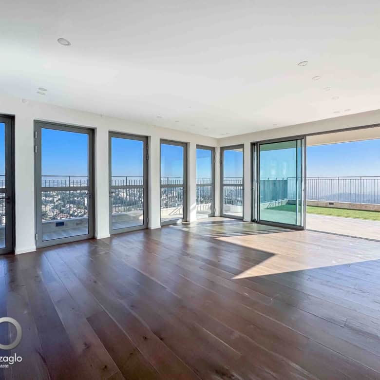 Hashofet Chaim Cohen East mini penthouse