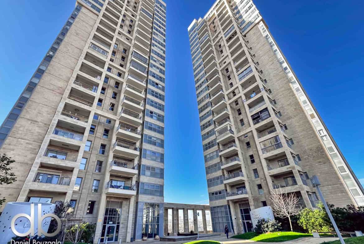 Hashofet.floor21.3br.new