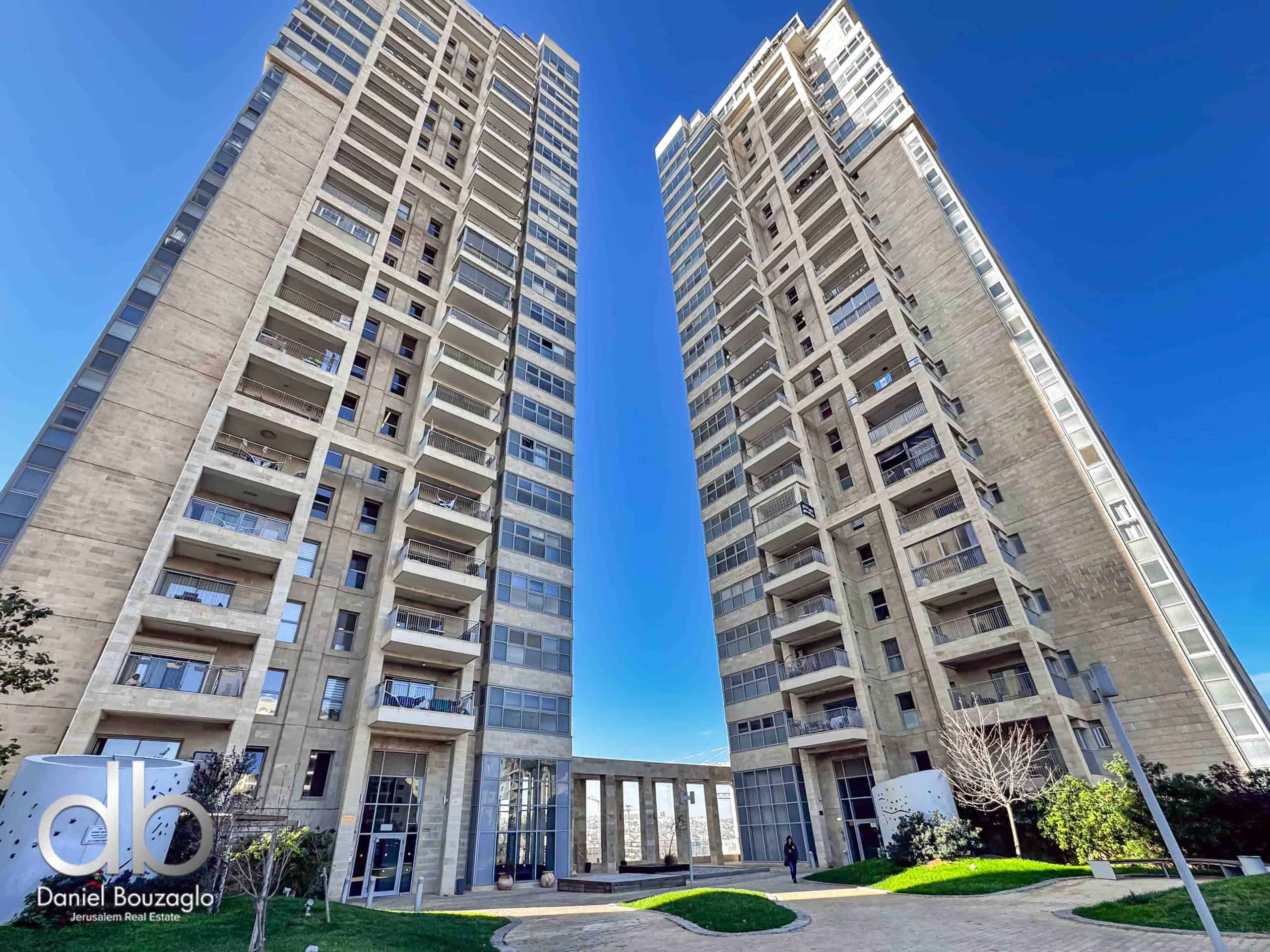 Hashofet.floor21.3br.new