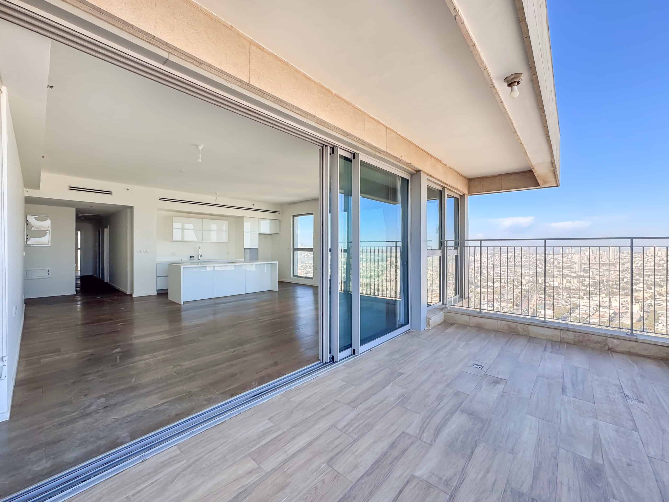 Sophisticated  Mini penthouse with great views from all exposures Arnona