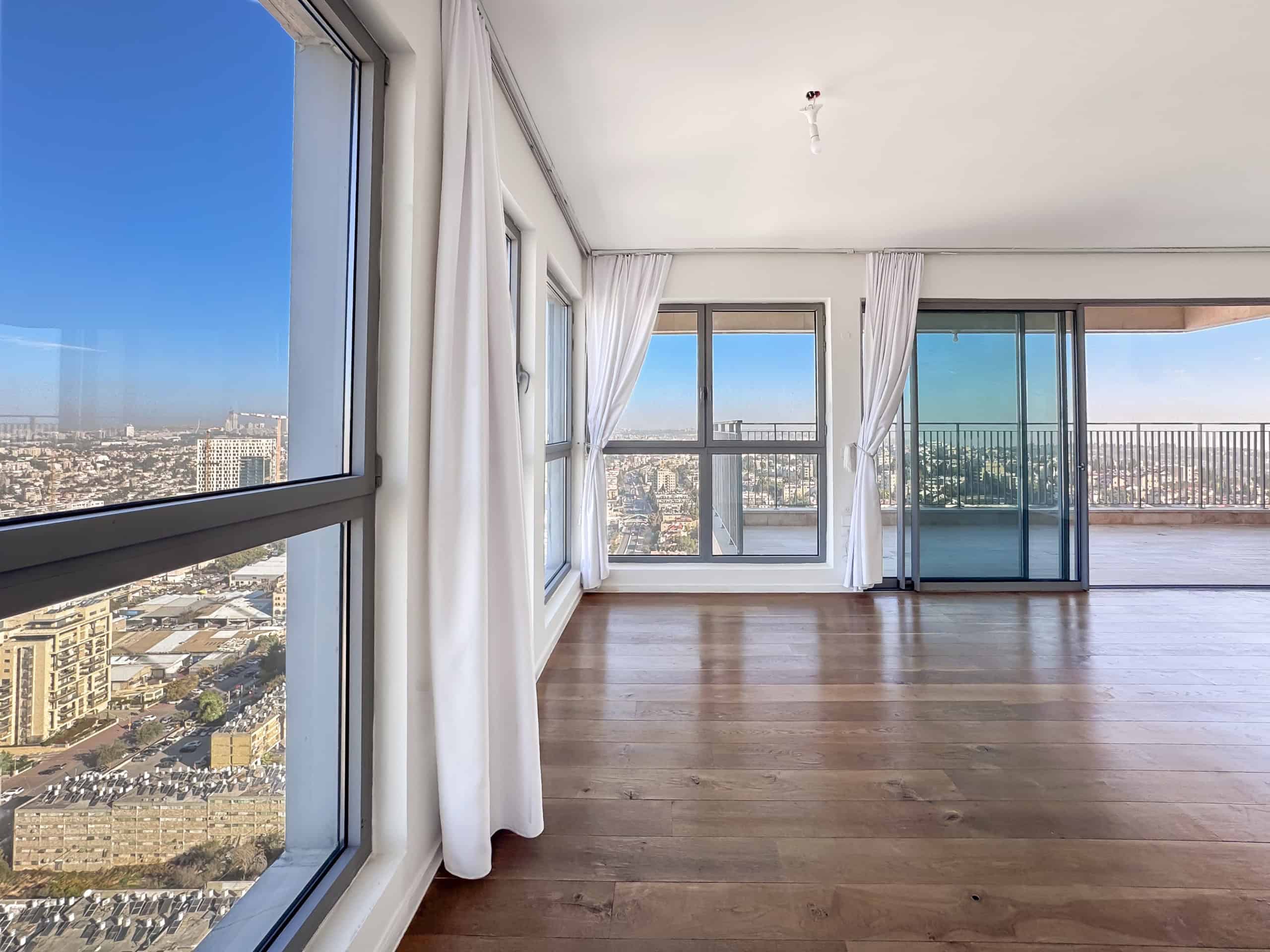 Sophisticated  Mini penthouse with great views from all exposures Arnona