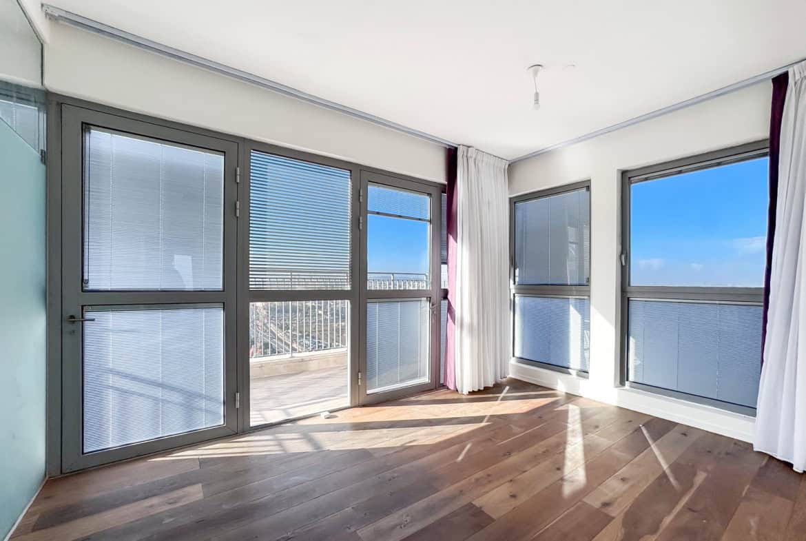 Sophisticated  Mini penthouse with great views from all exposures Arnona