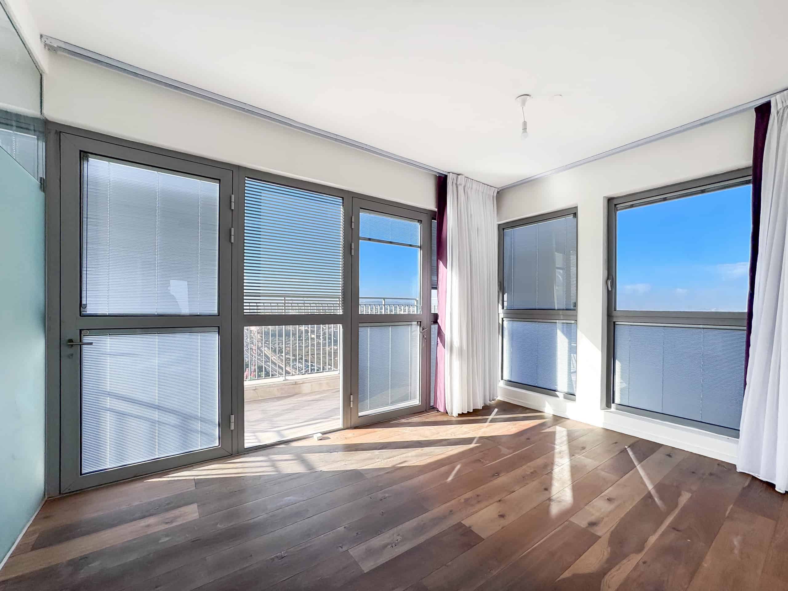 Sophisticated  Mini penthouse with great views from all exposures Arnona