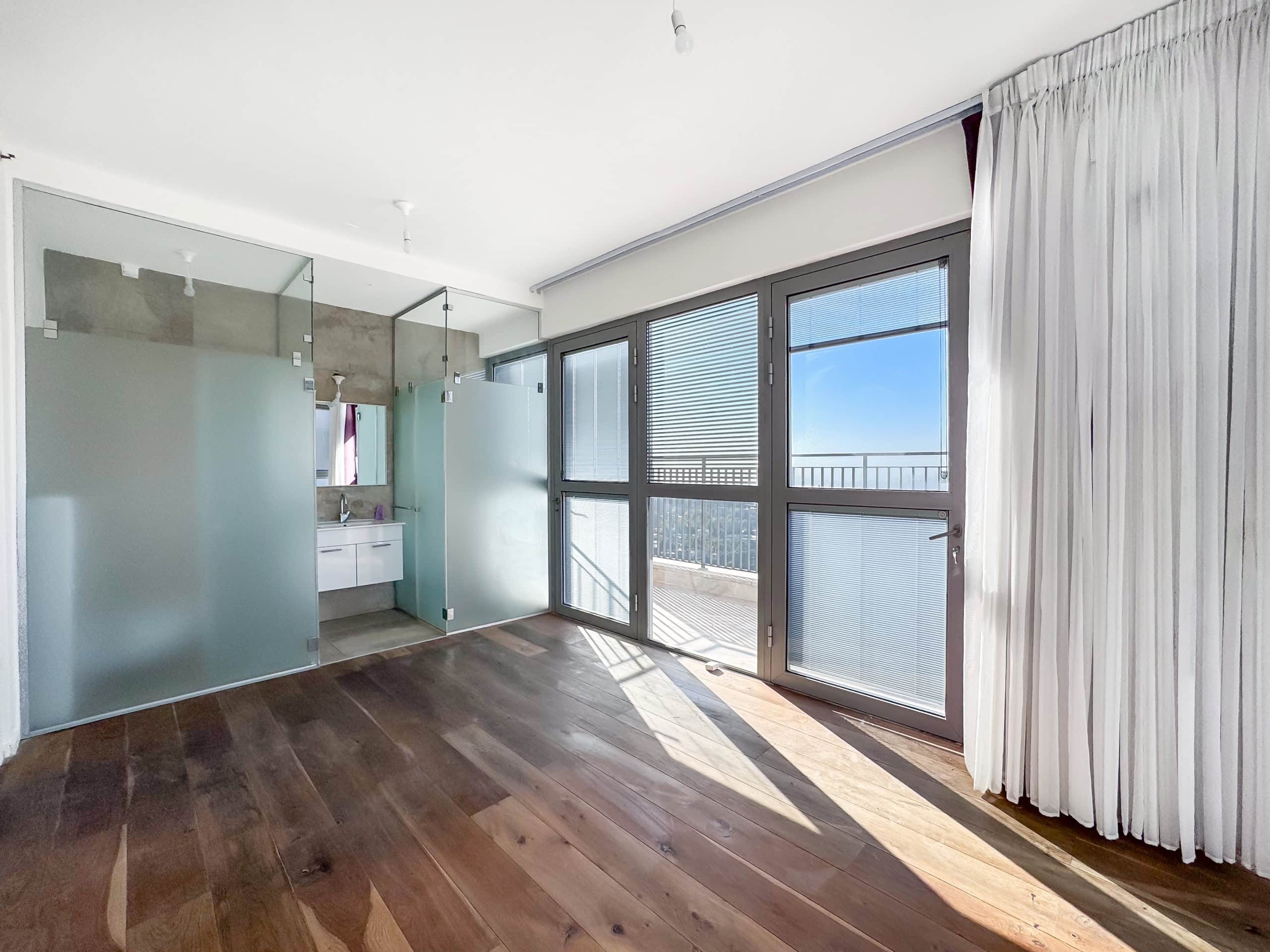 Sophisticated  Mini penthouse with great views from all exposures Arnona