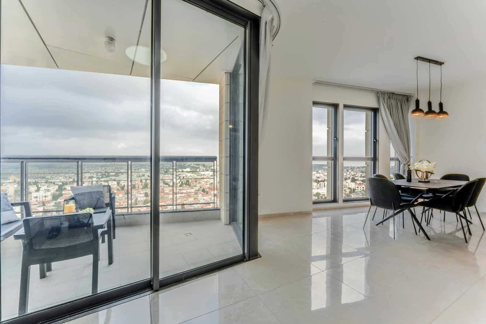 Jtower 3br 120 sqm with view 13
