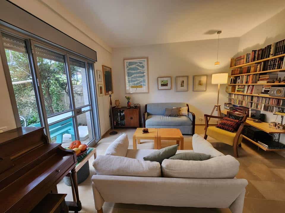 Old Karamon duplex garden apt in Dostai street