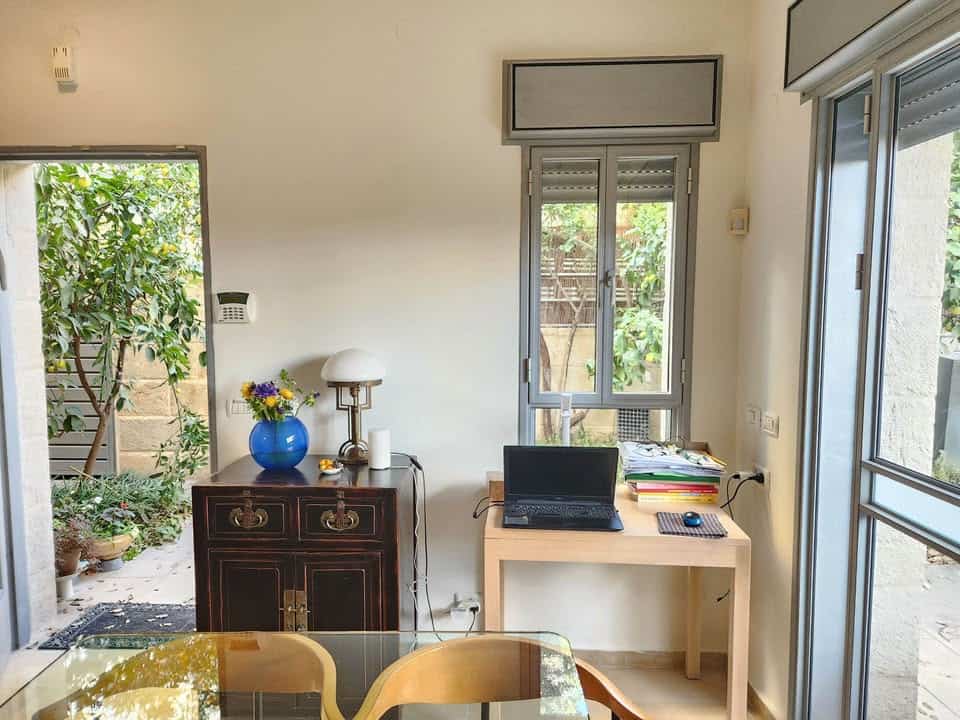 Old Karamon duplex garden apt in Dostai street