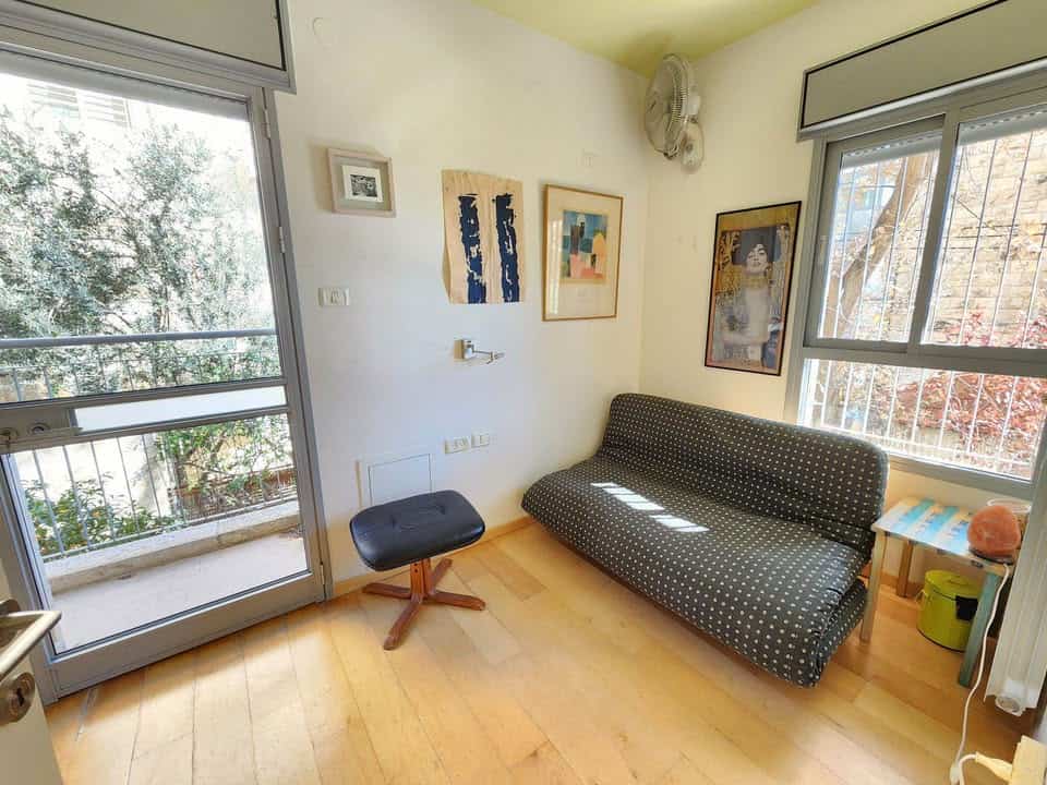 Old Karamon duplex garden apt in Dostai street