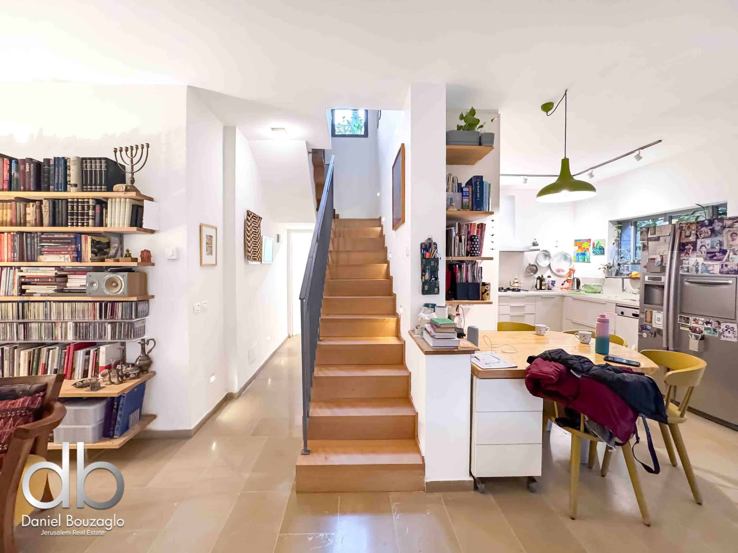 Old Katamon Garden duplex – Dostai street 10