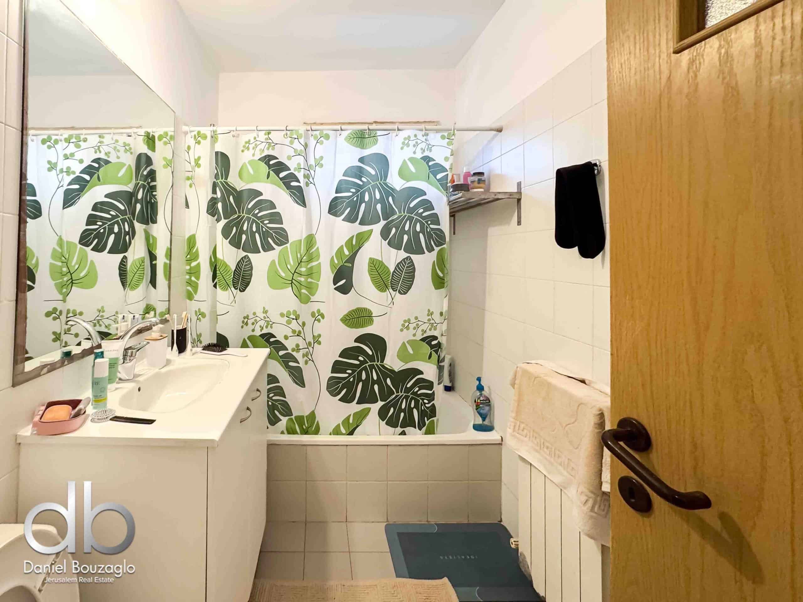 דירת 3 חדרים למכירה רחוב משה קול רמת בית הכרם 7