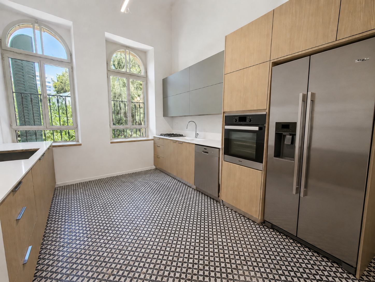 210 sqm garden apartment for rent in the German Colony