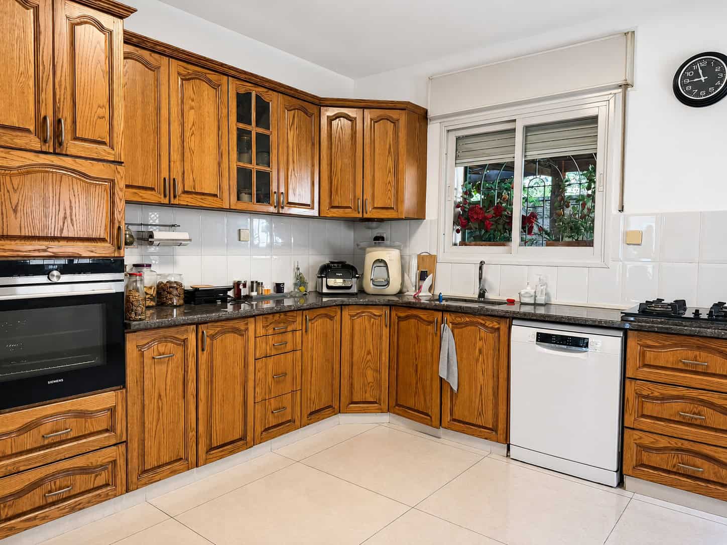 Private House for Rent on Yosef Hachmi Street