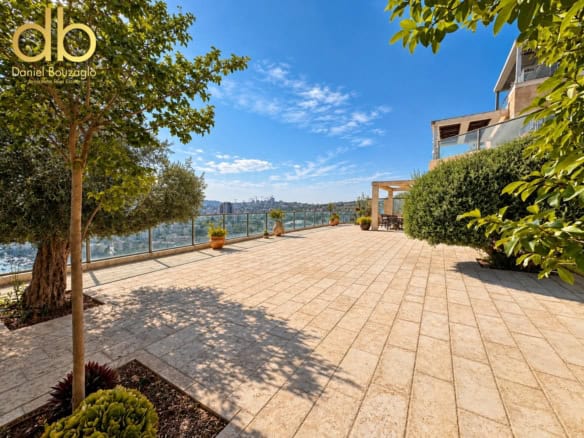 Exceptional Garden Apartment  – 360 SqM. Private Garden with Open Views