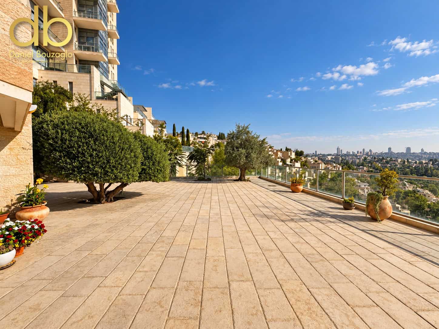 Exceptional Garden Apartment  – 360 SqM. Private Garden with Open Views