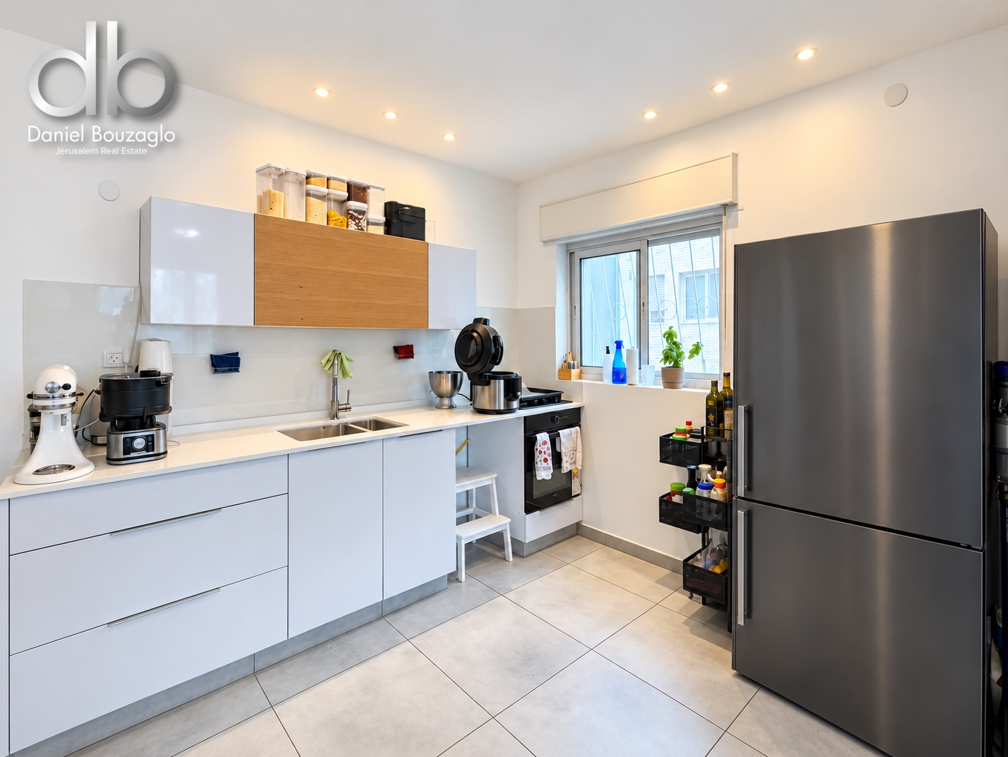FOR SALE | OLD ARNONA – SOUGHT-AFTER GILADI STREET, JERUSALEM
