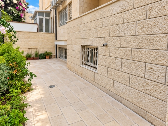 Garden Apartment Near Yotam Street – Private Entrance & Income Potential